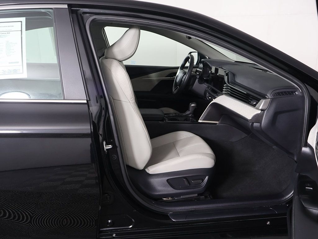 Used 2025 Toyota Camry XLE FWD image 27