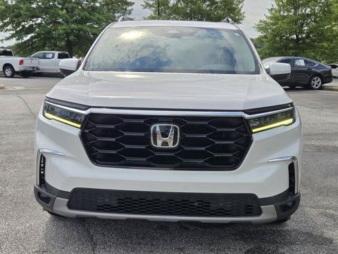 Used 2023 Honda Pilot Touring image 2