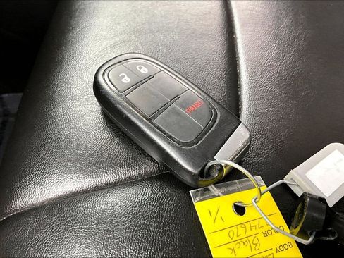 Used 2019 Jeep Cherokee Latitude Plus image 11