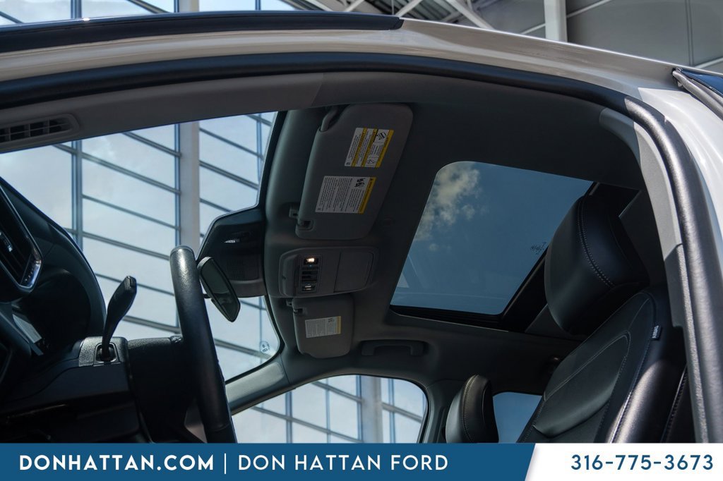 Used 2023 Ford Explorer XLT w/ Equipment Group 202A AWD/4WD image 19