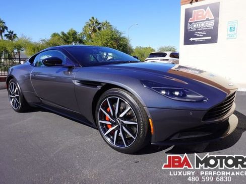 Used 2020 Aston Martin DB11 Coupe image 2