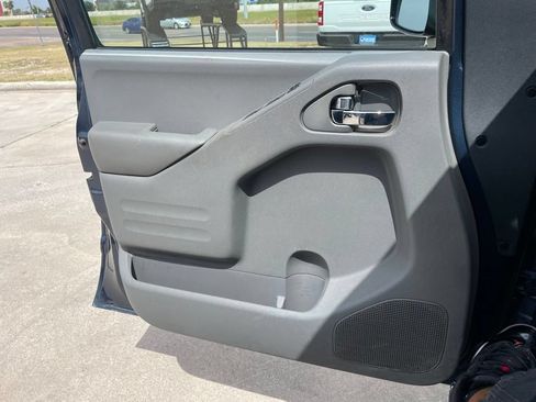 Certified 2021 Nissan Frontier SV RWD image 7