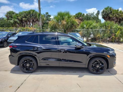 New 2026 Volkswagen Tiguan SE R-Line FWD image 3
