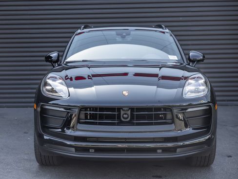 Used 2026 Porsche Macan AWD/4WD image 7