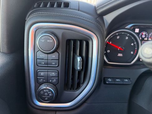 Used 2020 Chevrolet Silverado 2500 LTZ w/ LTZ Premium Package image 19