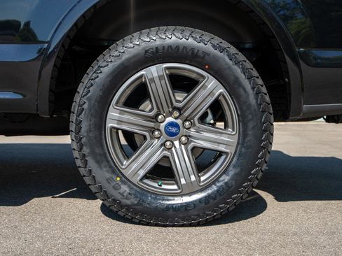 Used 2020 Ford F150 XLT w/ Equipment Group 302A Luxury AWD/4WD image 9