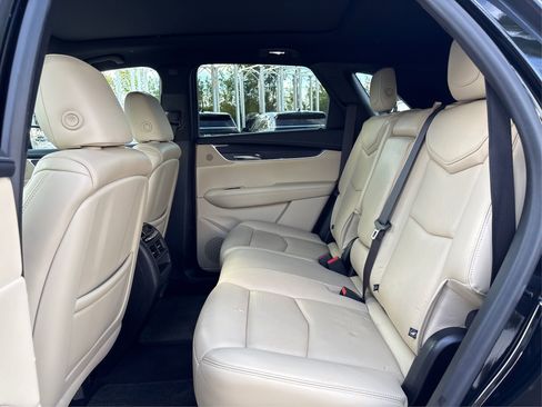Used 2019 Cadillac XT5 Premium Luxury FWD image 11