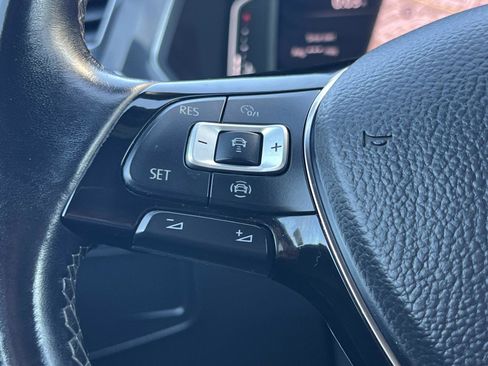 Used 2021 Volkswagen Tiguan SEL Premium R-Line image 9