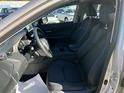 Used 2024 Toyota Venza LE image 20