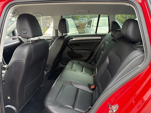 Used 2017 Volkswagen Golf Alltrack AWD/4WD image 9