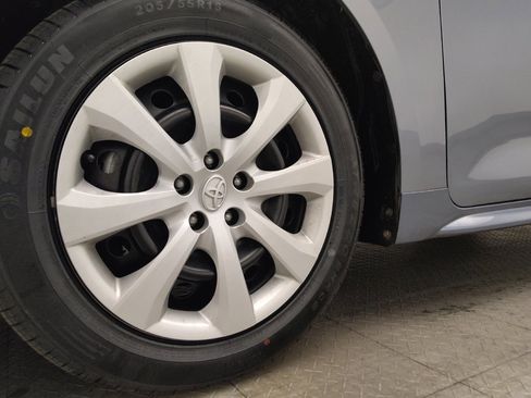 Used 2024 Toyota Corolla LE FWD image 31
