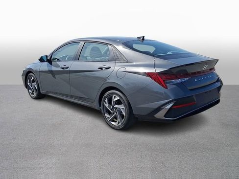 Used 2025 Hyundai Elantra SEL image 6