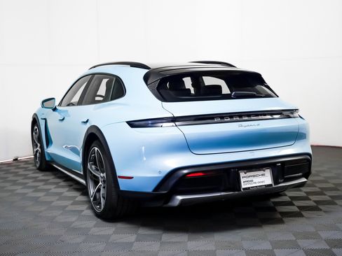 Used 2024 Porsche Taycan 4 Cross Turismo image 3