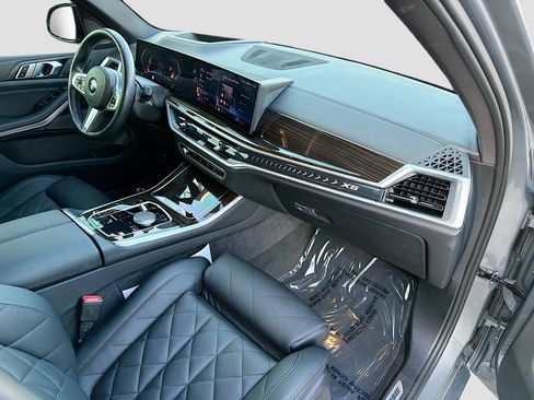 Used 2024 BMW X5 sDrive40i w/ M Sport Package RWD image 13