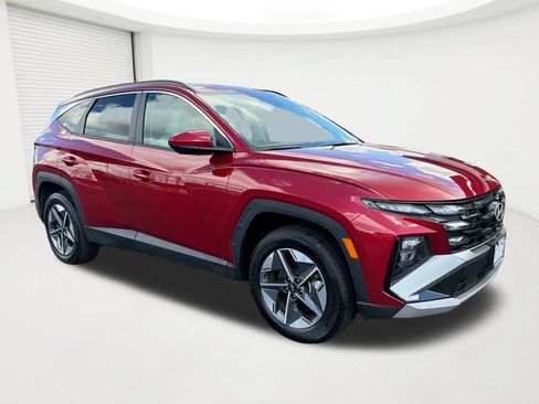 Used 2025 Hyundai Tucson SEL AWD/4WD image 3