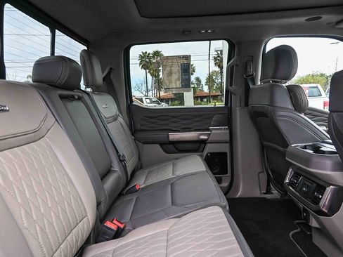 Used 2025 Ford F350 Platinum w/ Platinum Plus Package image 22