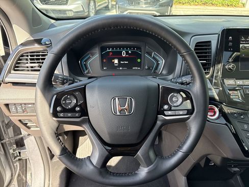 Used 2022 Honda Odyssey Elite image 11