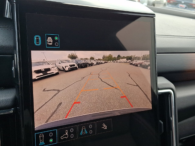 Used 2025 GMC Yukon Denali AWD/4WD image 17