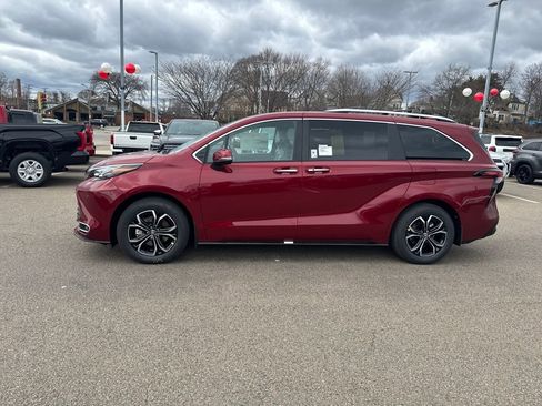 New 2026 Toyota Sienna Platinum AWD/4WD image 4