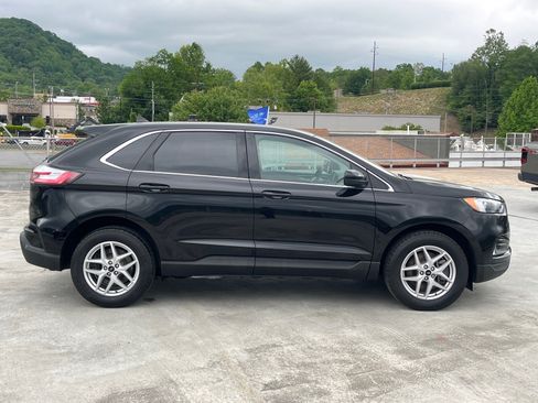 Certified 2023 Ford Edge SEL w/ Convenience Package AWD/4WD image 2