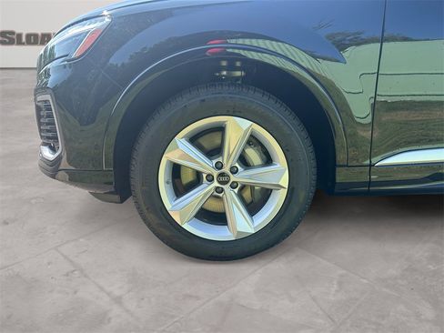 New 2025 Audi Q7 3.0T Premium image 14
