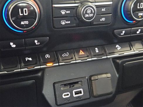 Used 2019 Chevrolet Silverado 1500 LT w/ All-Star Edition image 29