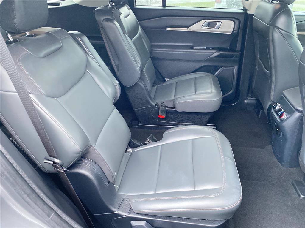 Used 2025 Ford Explorer Active w/ Active Comfort Package AWD/4WD image 24