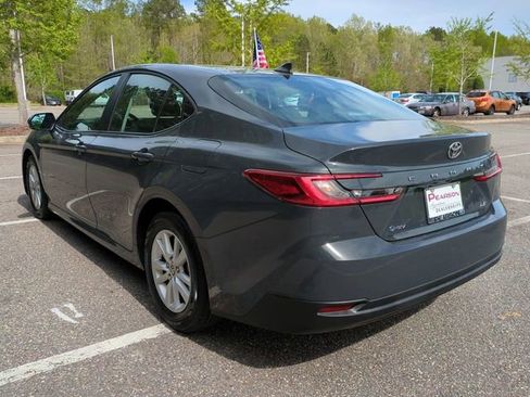 Used 2025 Toyota Camry LE image 6