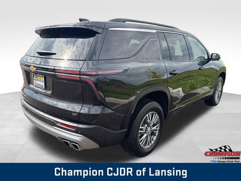 Used 2024 Chevrolet Traverse LT AWD/4WD image 8