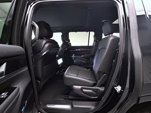 New 2026 Jeep Grand Wagoneer Summit AWD/4WD image 11