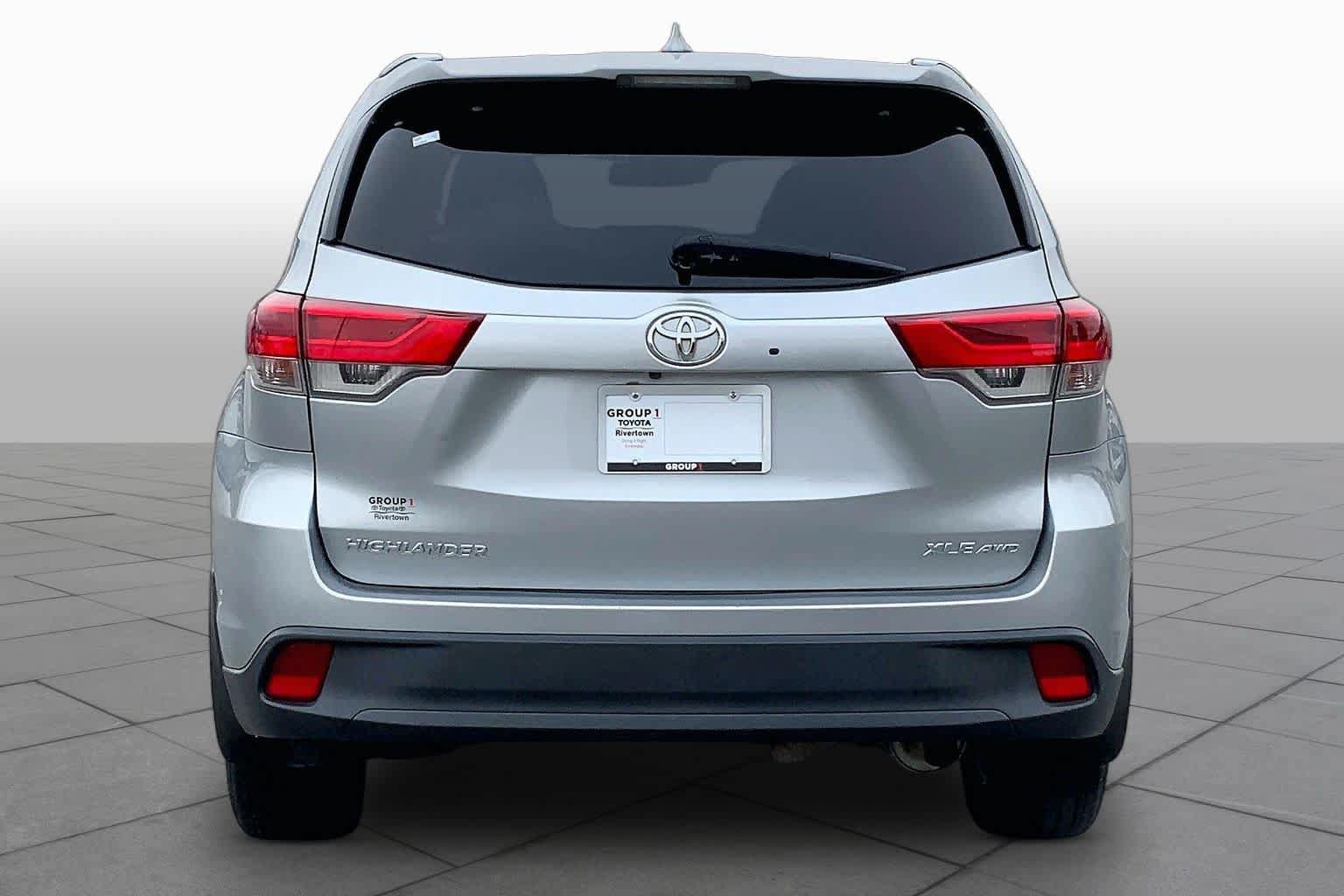 Used 2019 Toyota Highlander XLE AWD/4WD image 5