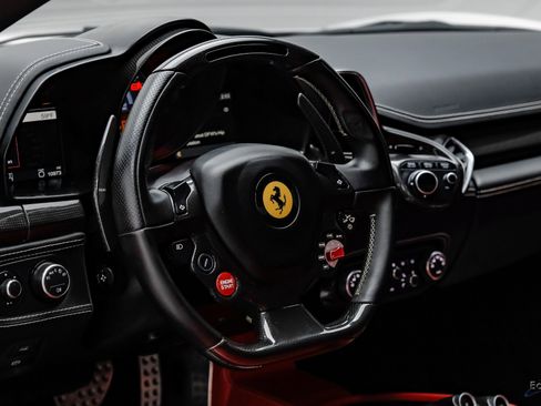 Used 2015 Ferrari 458 Italia Coupe image 47