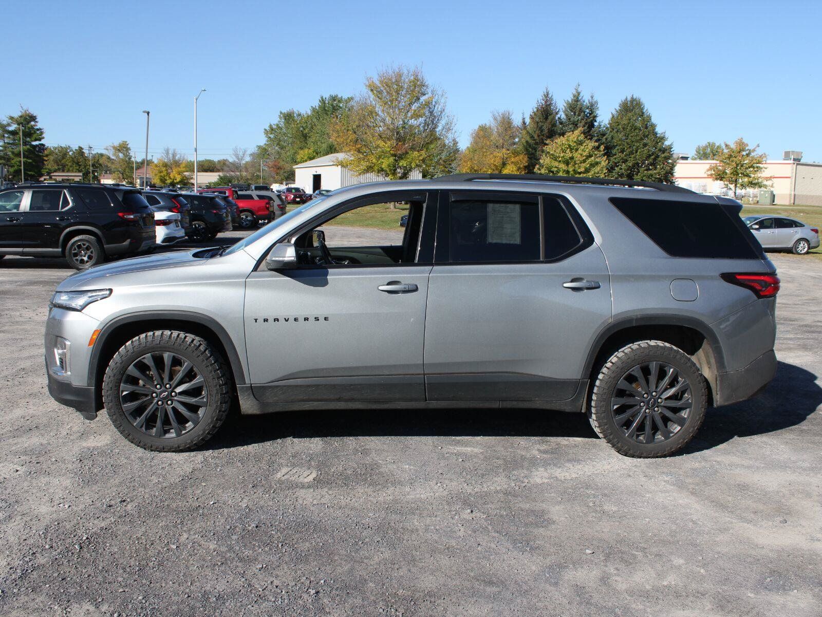 Used 2023 Chevrolet Traverse RS AWD/4WD image 5