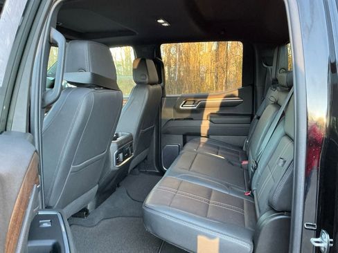 Used 2022 Chevrolet Silverado 1500 High Country w/ Technology Package image 22