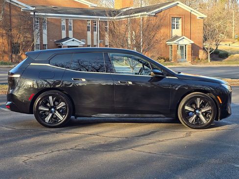 Used 2023 BMW iX M60 image 7