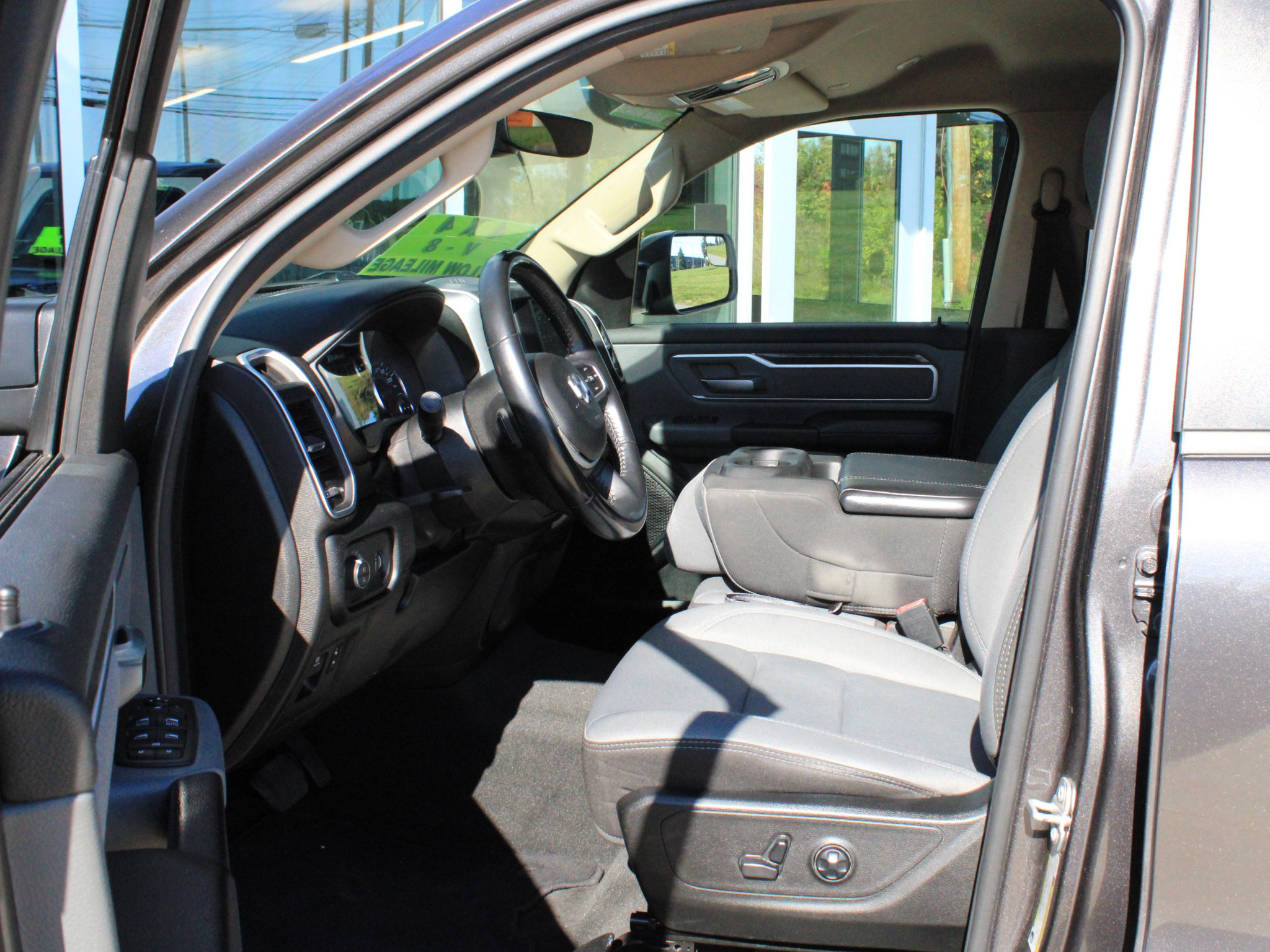Used 2020 RAM 1500 Big Horn AWD/4WD image 11