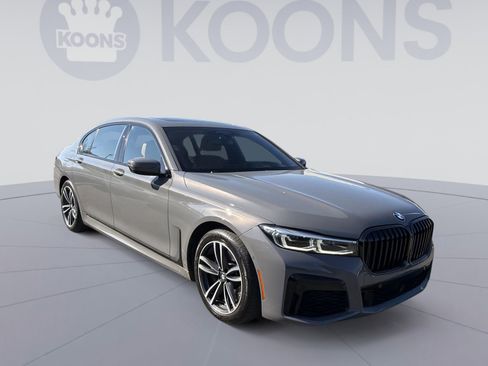 Used 2022 BMW 750i xDrive w/ Executive Package AWD/4WD image 10