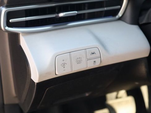 Used 2023 Hyundai Elantra Limited image 13