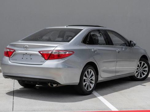 Used 2016 Toyota Camry XLE w/ Moonroof Package FWD image 8