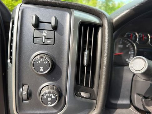 Used 2015 Chevrolet Silverado 2500 LT w/ LT Convenience Package AWD/4WD image 18