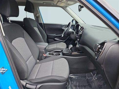 Used 2025 Kia Soul EX image 28