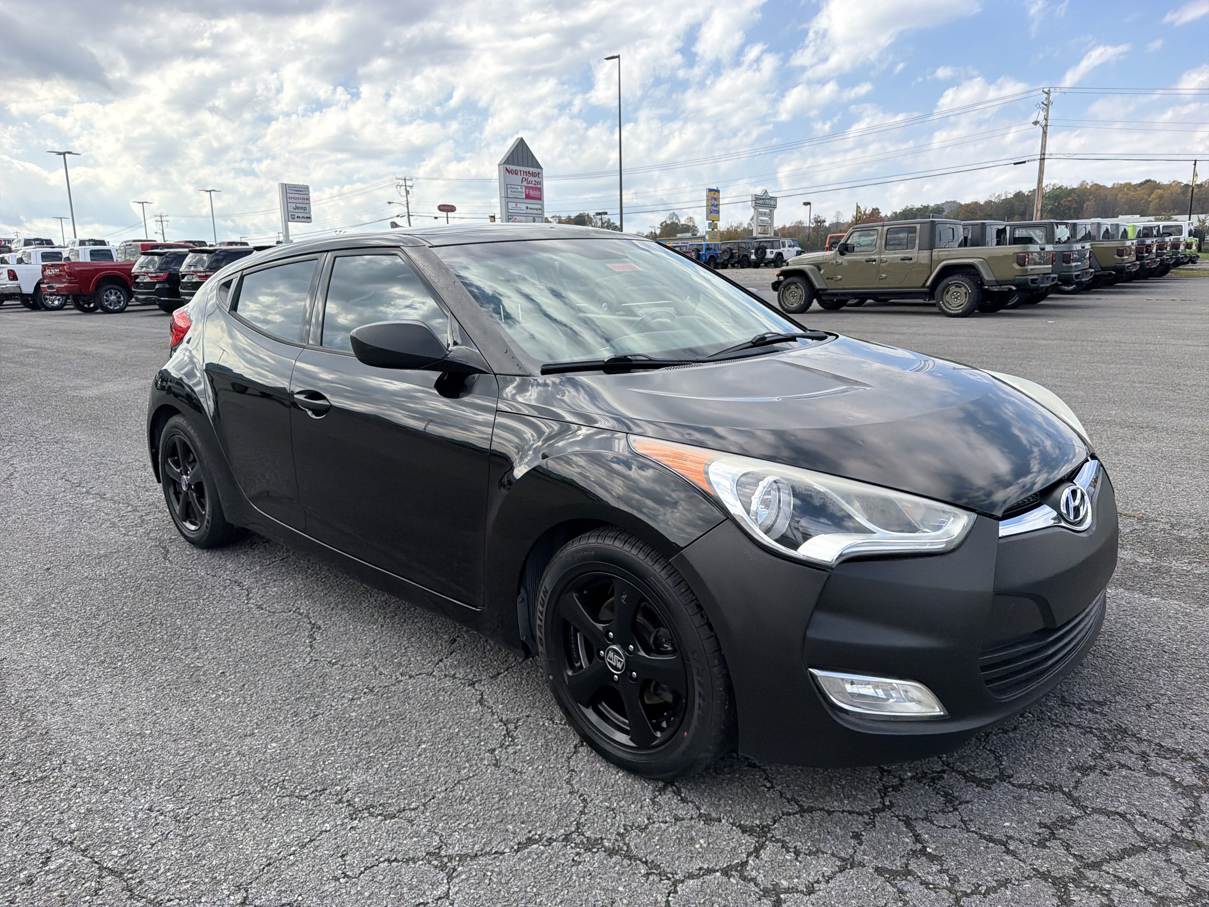 Used 2013 Hyundai Veloster w/ Style Pkg FWD image 1