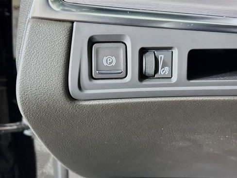 New 2026 Cadillac XT5 Luxury image 10