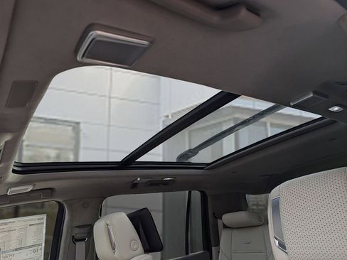 New 2026 Cadillac Escalade ESV Platinum Sport w/ LPO, ONYX Package image 13