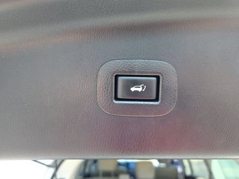 Used 2018 Nissan Armada SL w/ Premium Package RWD image 12