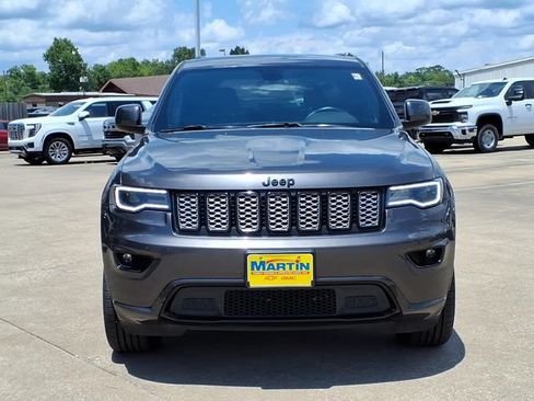 Used 2021 Jeep Grand Cherokee Laredo X AWD/4WD image 2