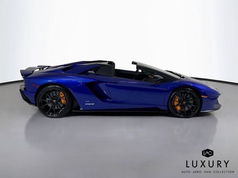 Used 2019 Lamborghini Aventador S AWD/4WD image 3