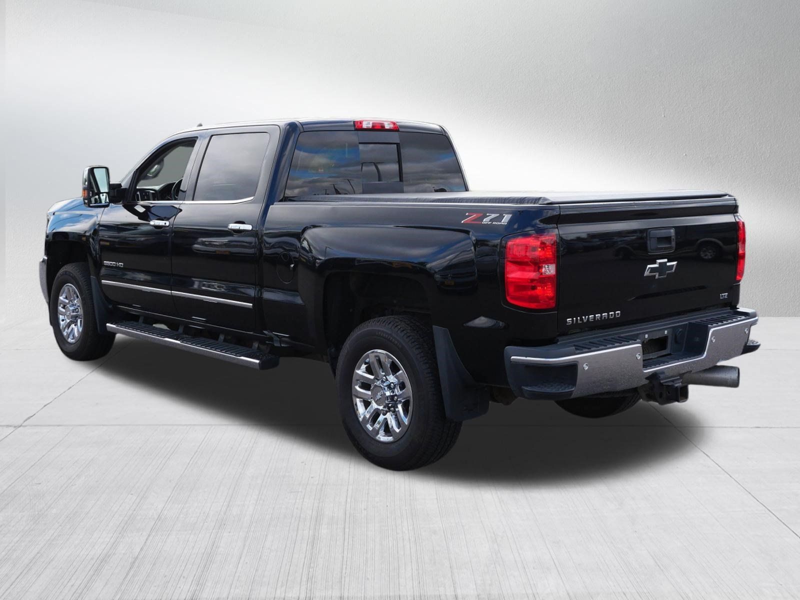 Used 2019 Chevrolet Silverado 3500 LTZ w/ LTZ Plus Package AWD/4WD image 5