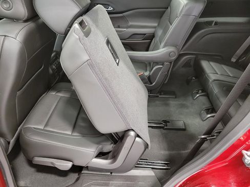 Used 2023 GMC Acadia SLT w/ Trailering Package image 25