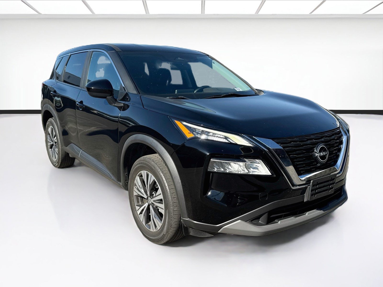 Used 2023 Nissan Rogue SV FWD image 3
